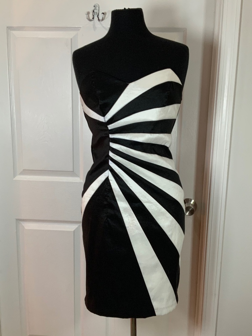Juno Black White Strapless Cocktail Party Evening Mini Dress Size Large
